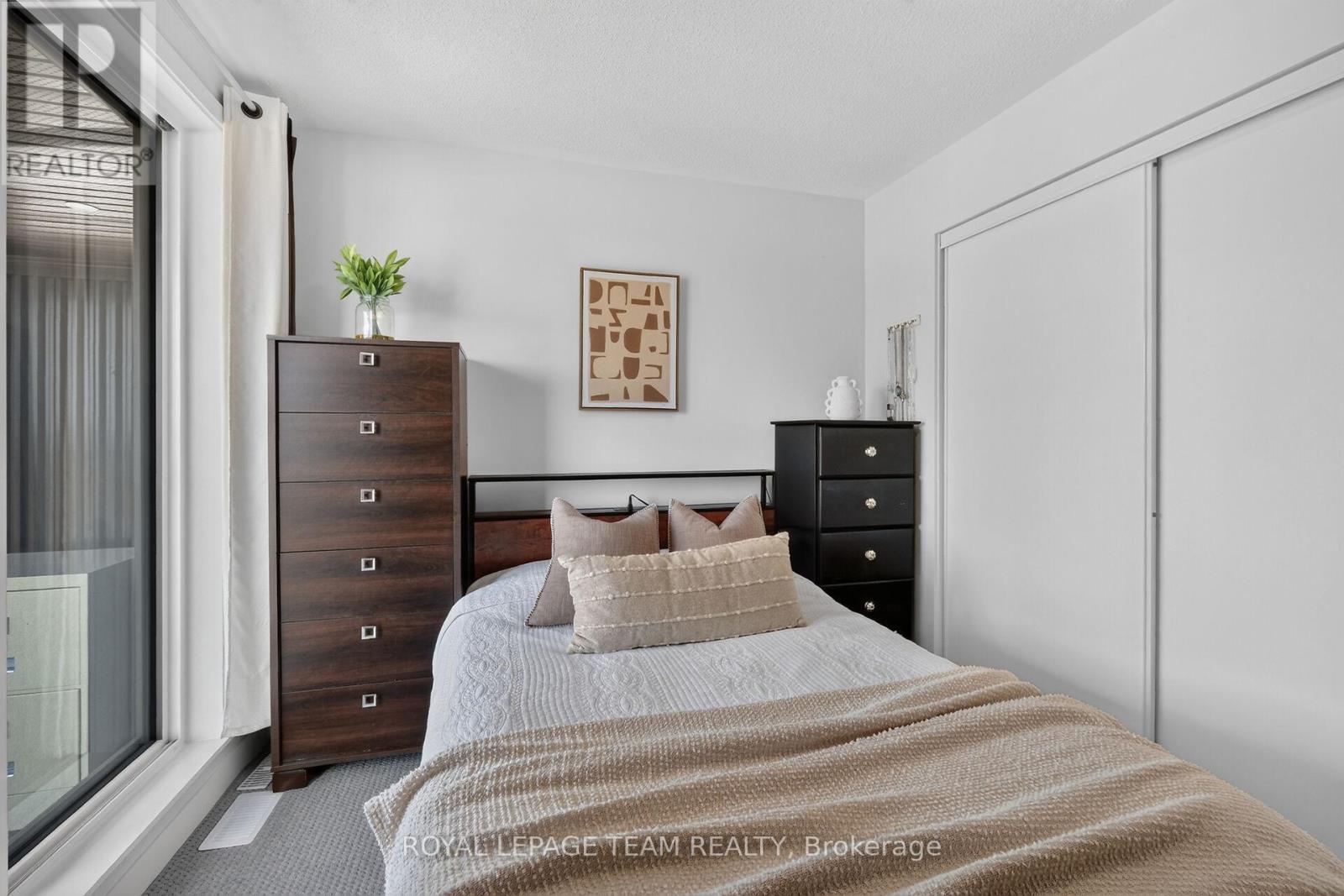 218 PARNIAN PRIVATE - 35