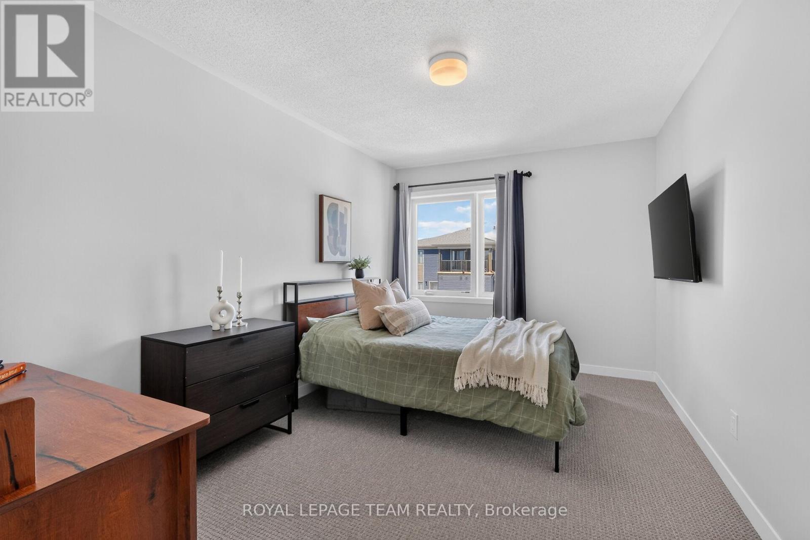 218 PARNIAN PRIVATE - 38