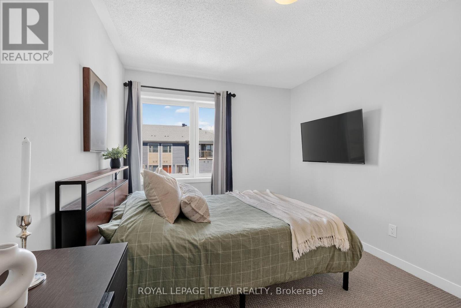 218 PARNIAN PRIVATE - 39