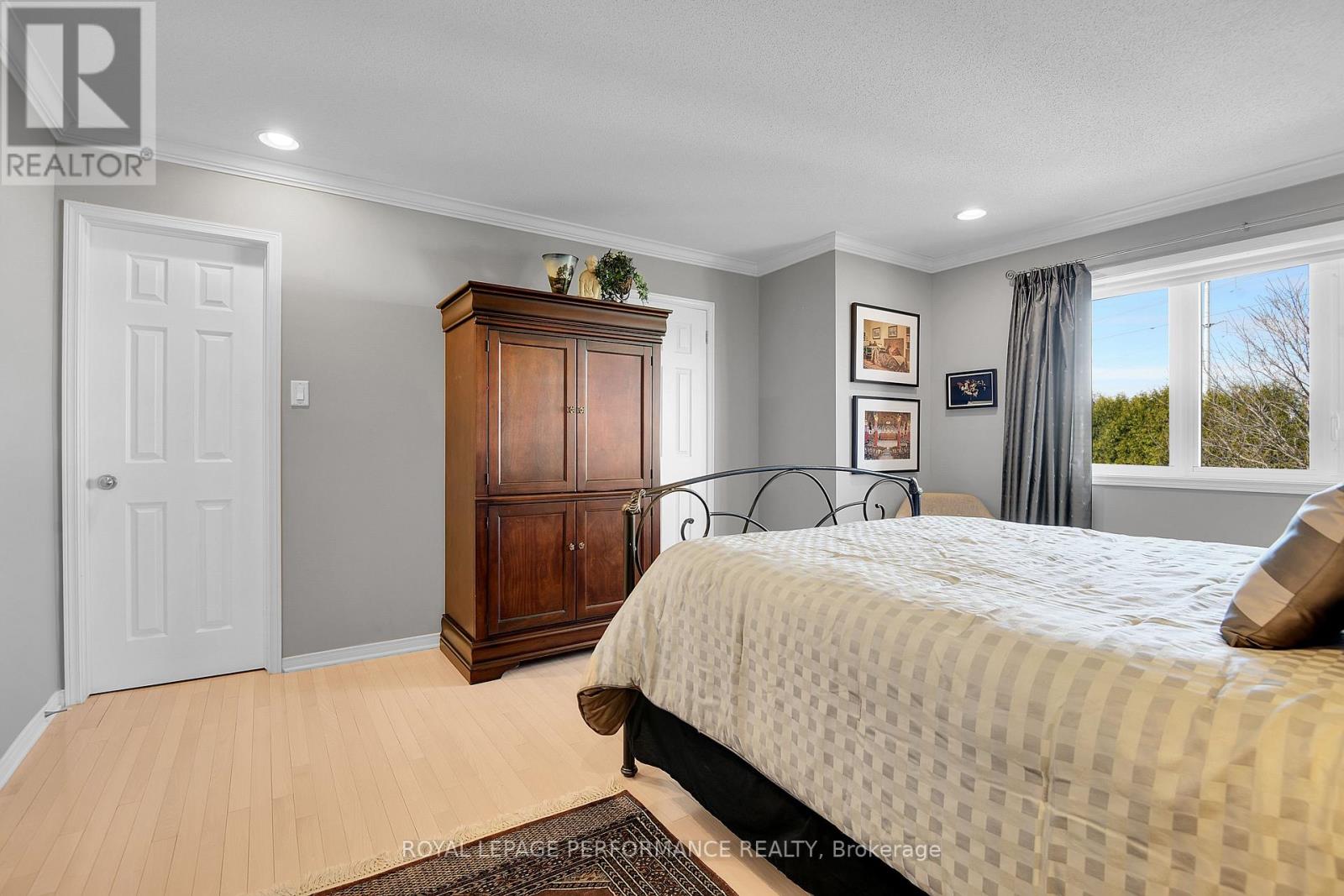 3 Bed, 3 Bath House for Sale in Ottawa – 2104 LISKA STREET, Ottawa – MLS# X13495908 - Image 20