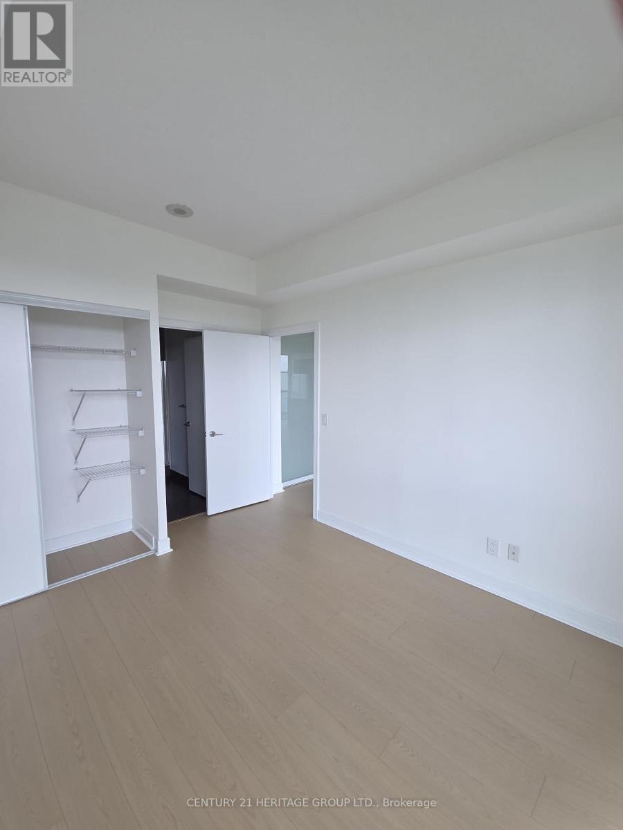 #805 35 BRIAN PECK CRESCENT - 12