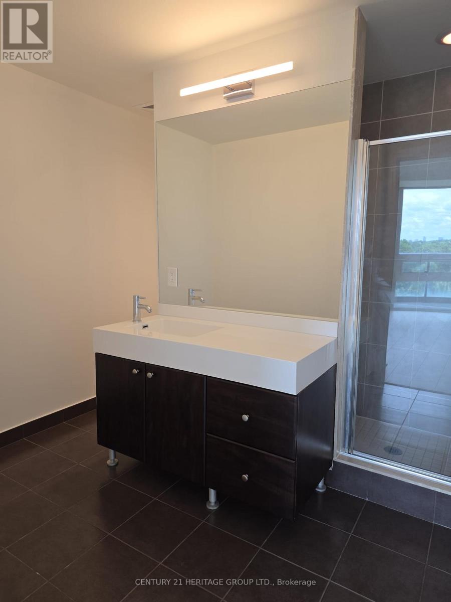 #805 35 BRIAN PECK CRESCENT - 14