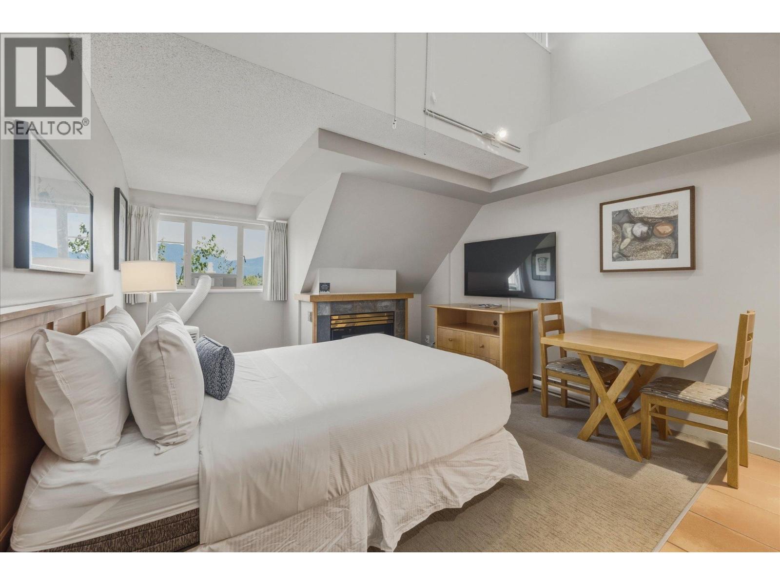 616 4295 BLACKCOMB WAY — photo 2