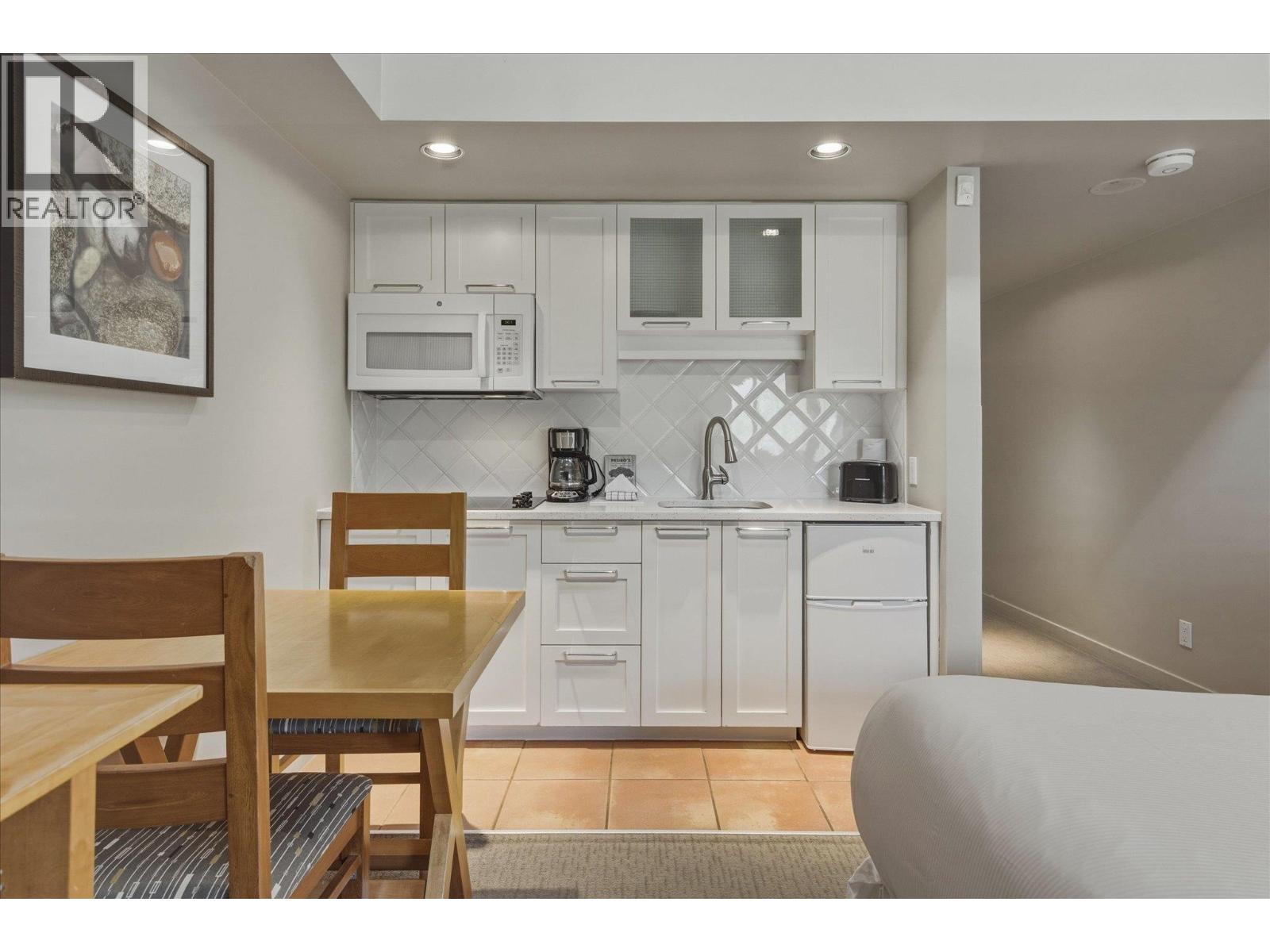 616 4295 BLACKCOMB WAY — photo 5