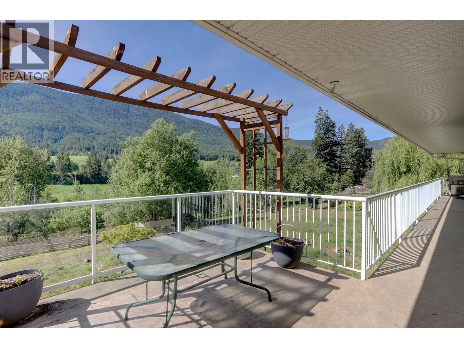 4375 97 Highway, Falkland