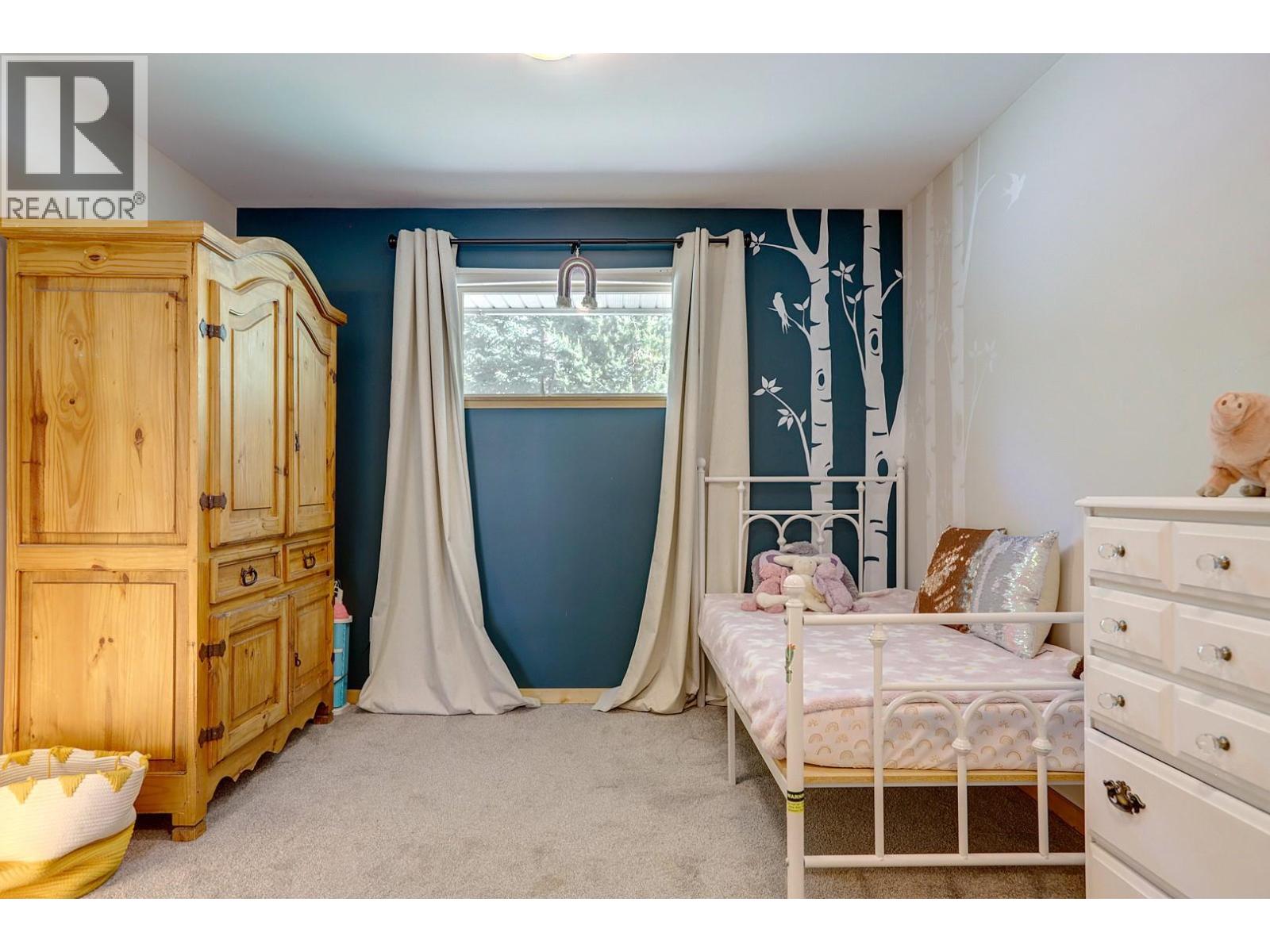4375 97 Highway, Falkland