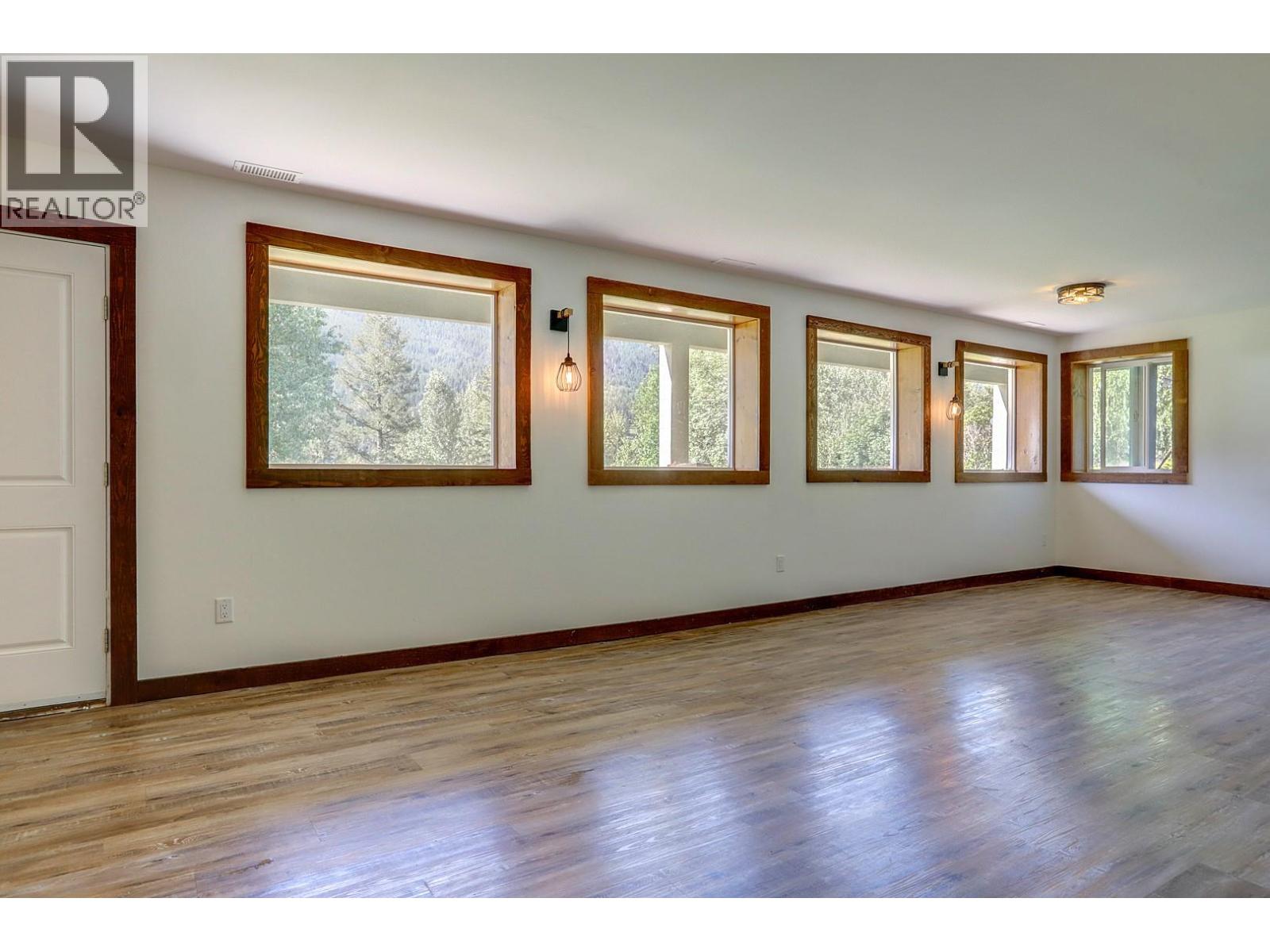 4375 97 Highway, Falkland