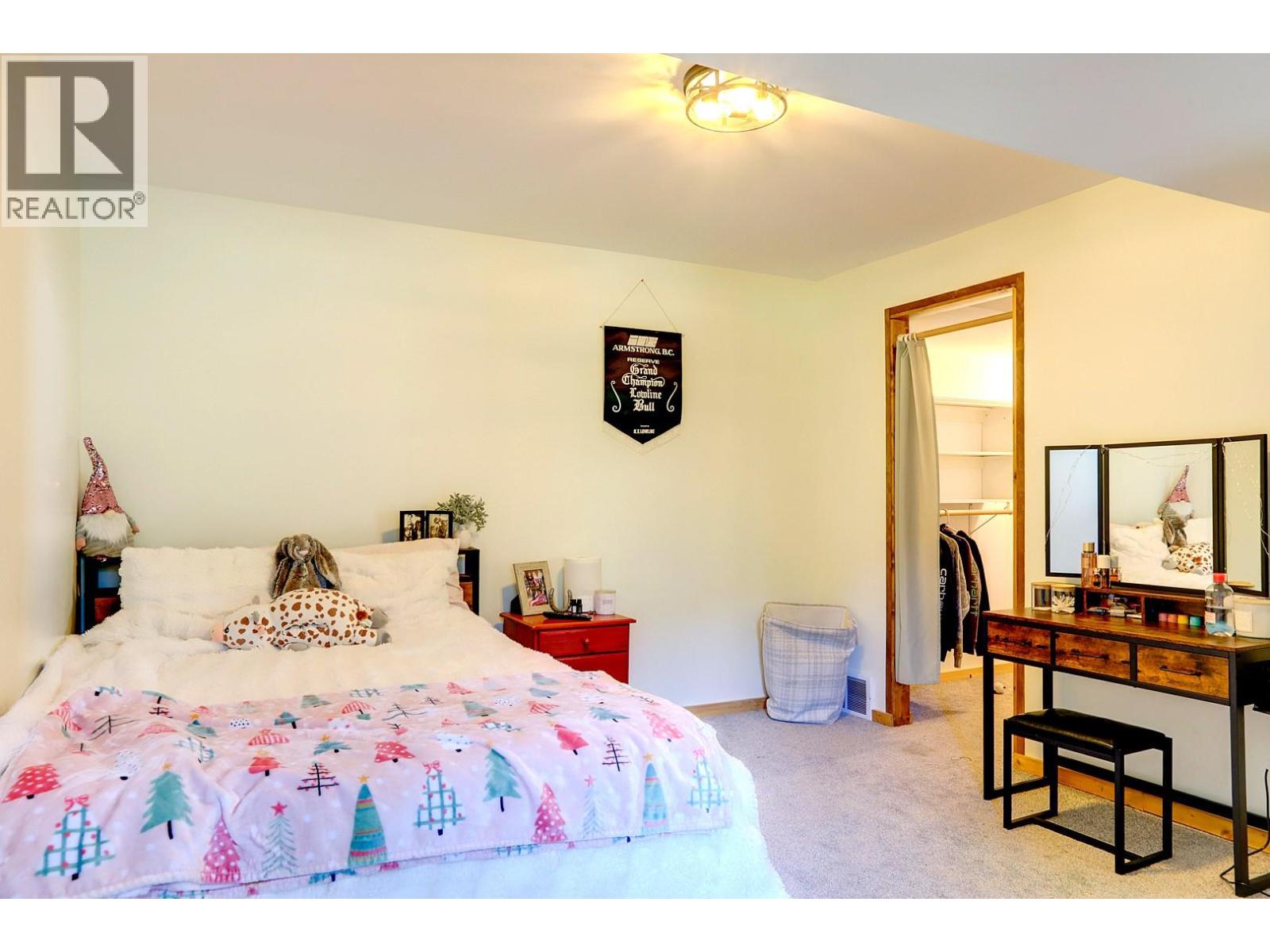 4375 97 Highway, Falkland