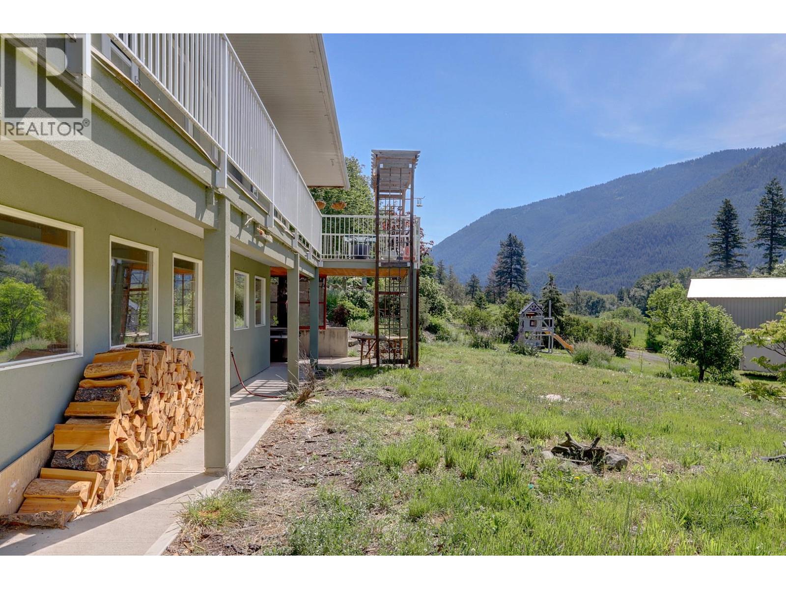 4375 97 Highway - 60