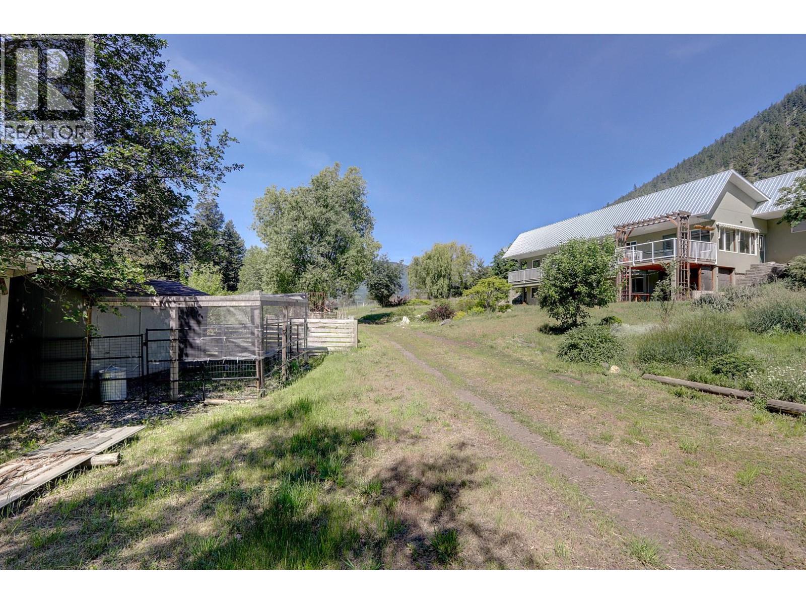 4375 97 Highway, Falkland