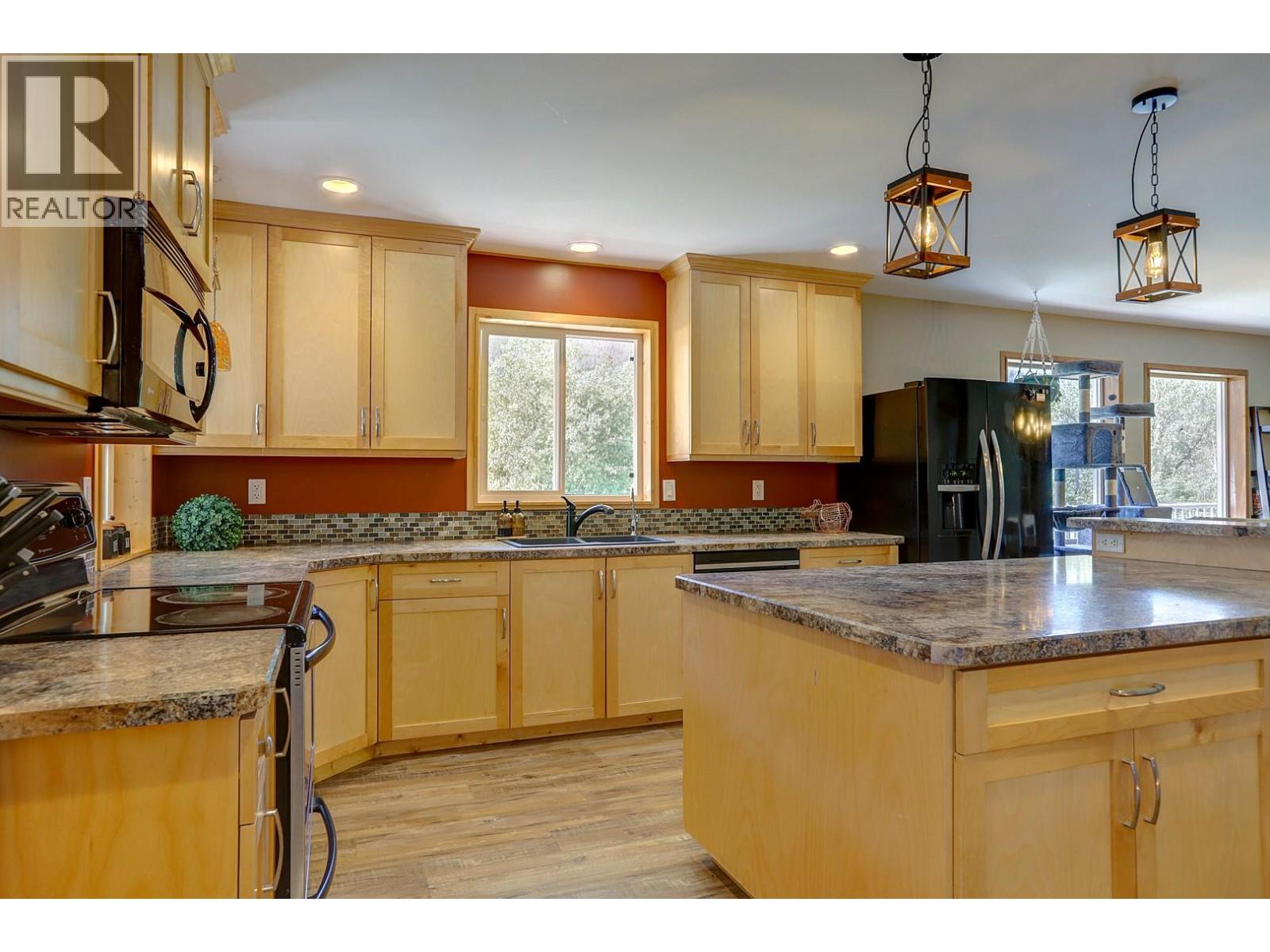 4375 97 Highway, Falkland