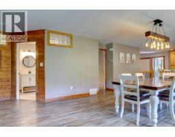 Dining room - 4375 97 Highway, Falkland, BC V0E1W1 Photo 13