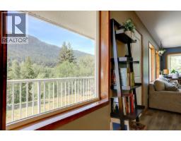 4375 97 Highway, Falkland, BC V0E1W1 Photo 18