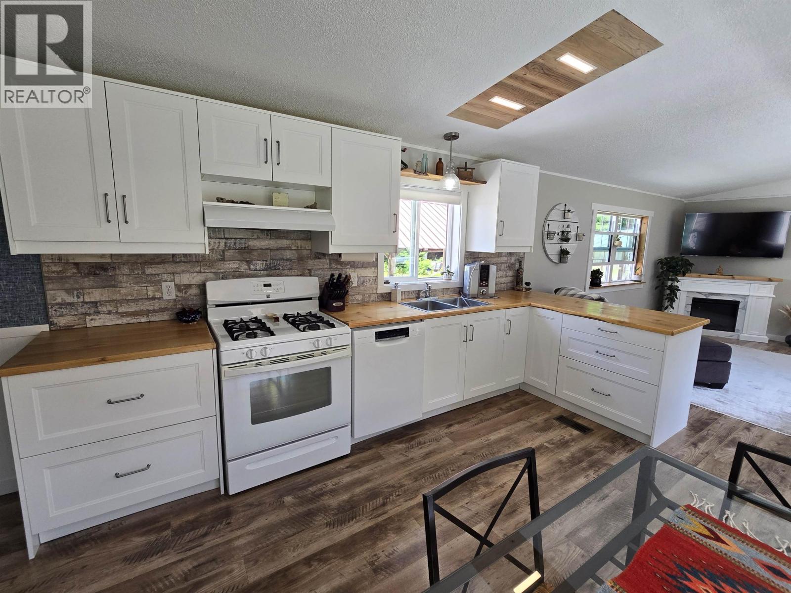 2490 KRESTON STREET - 34
