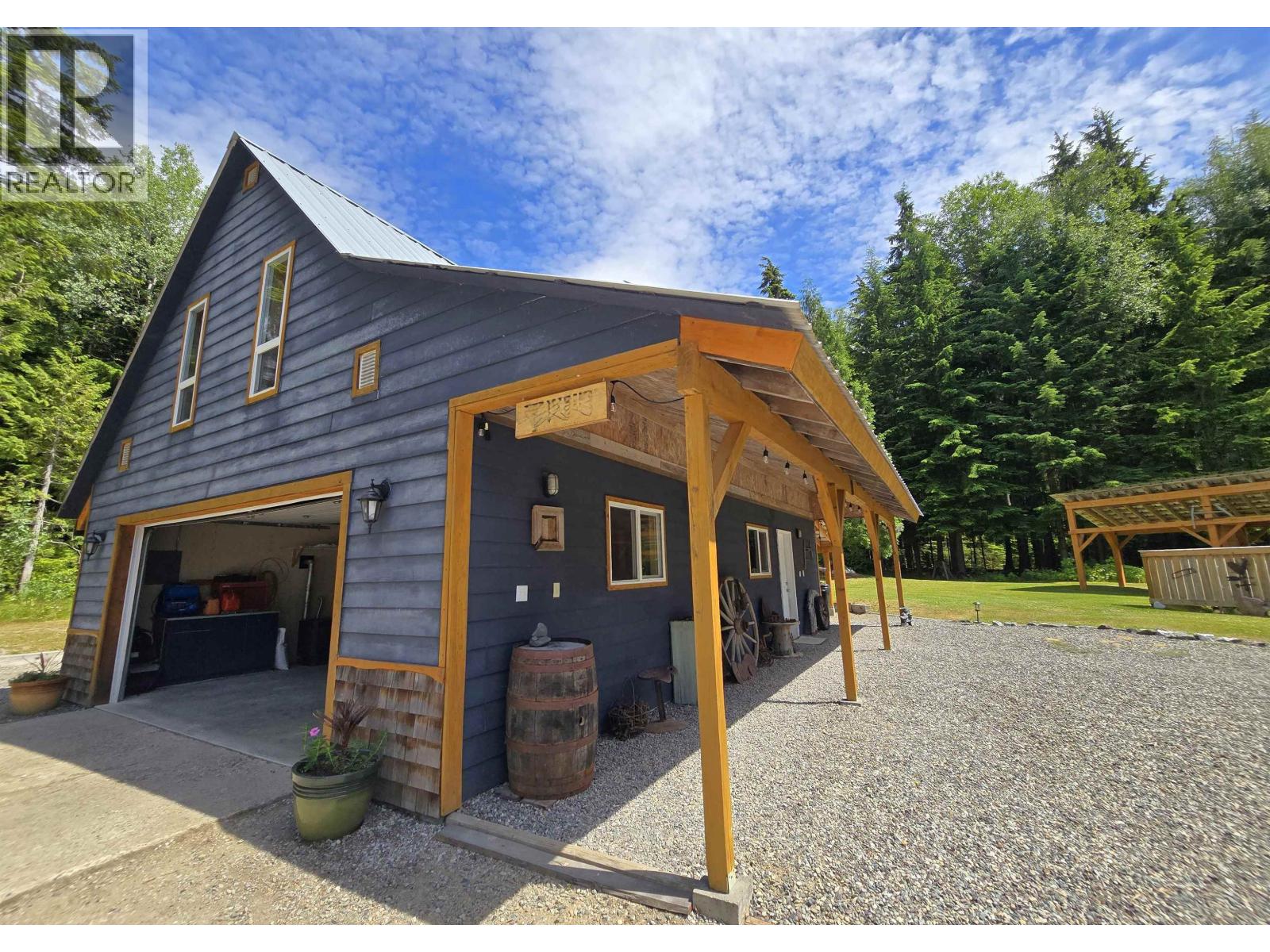 2490 KRESTON STREET - 17