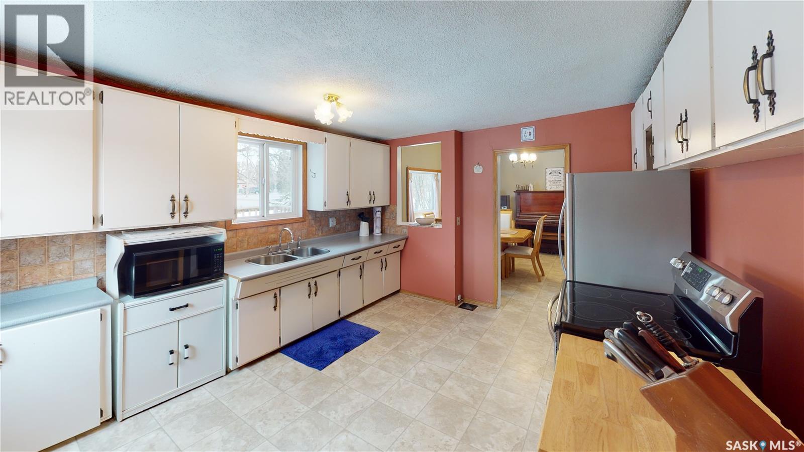319 Carlyle STREET - 6