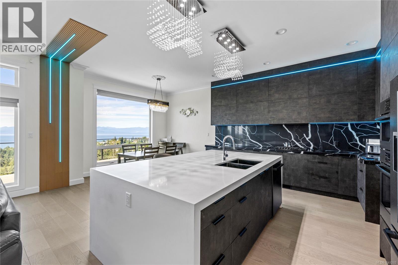 4990 Laguna Way - 11