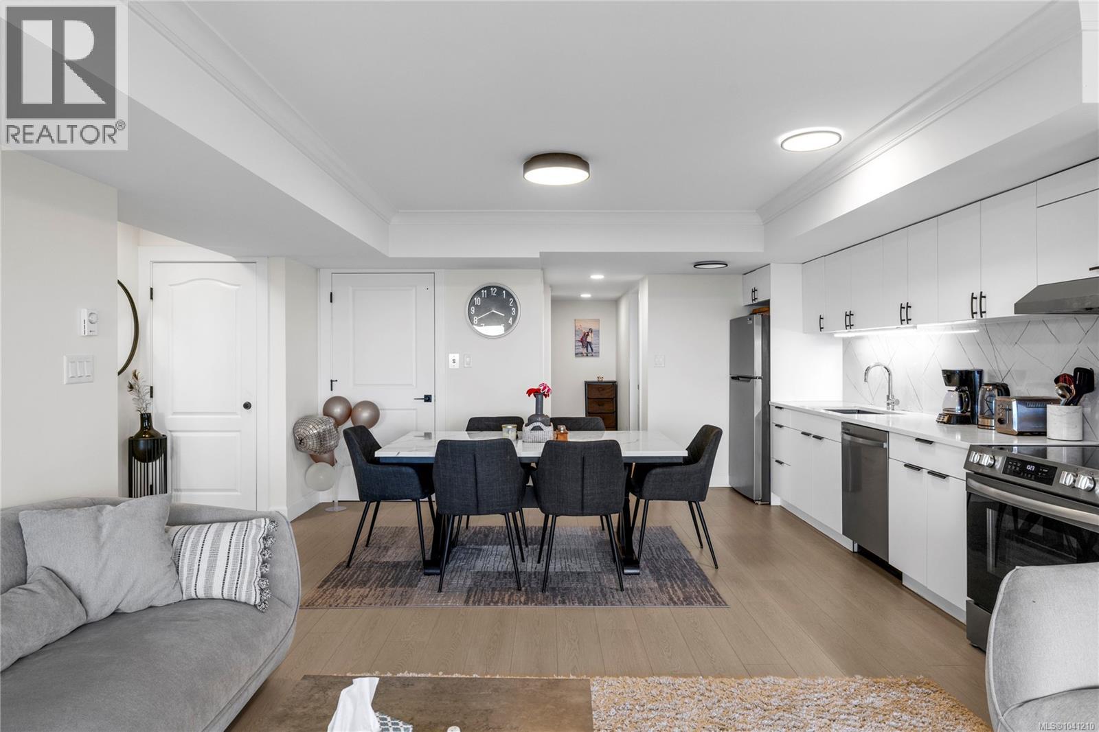 4990 Laguna Way - 67