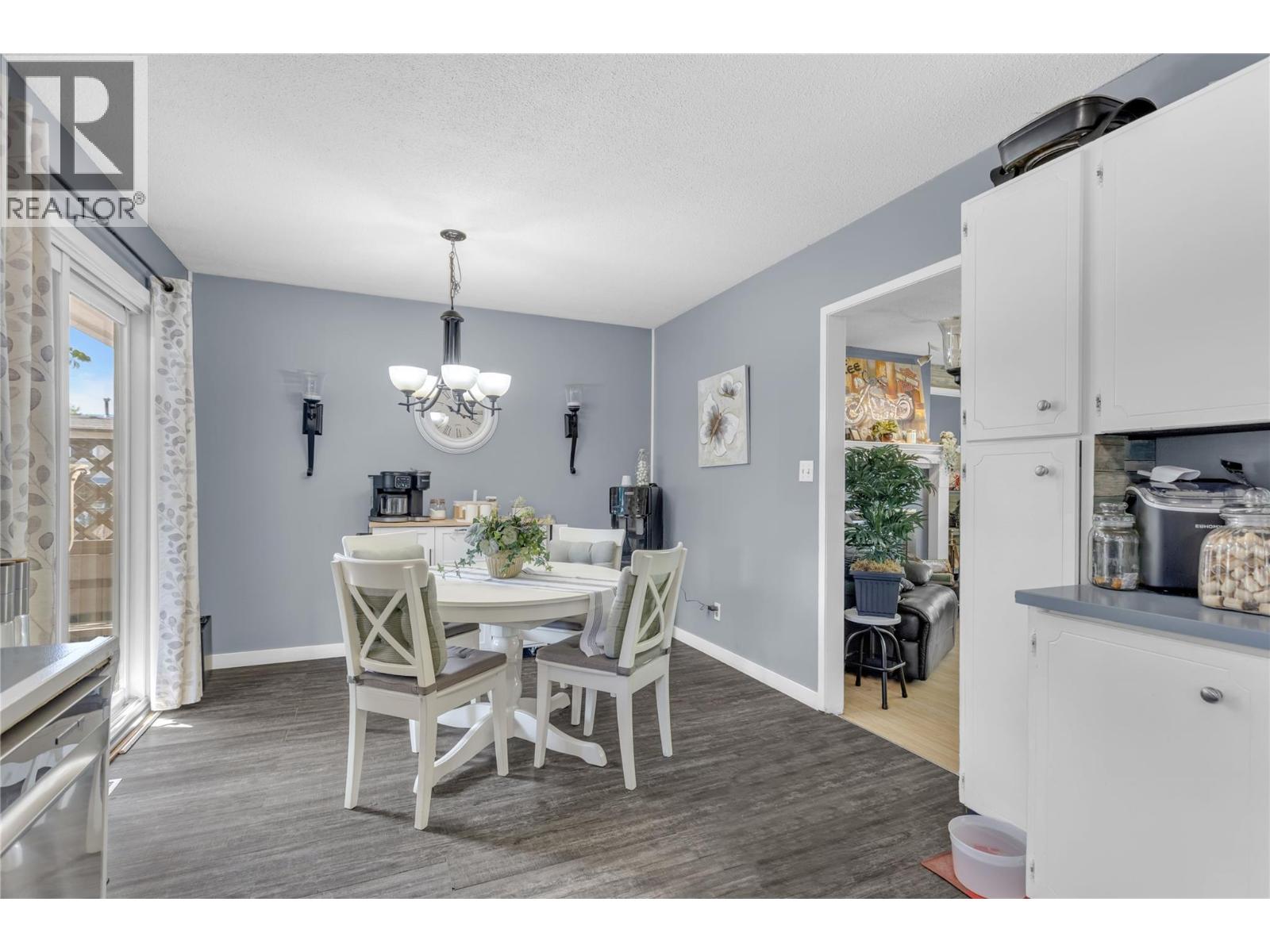 585 Rutland Road S, Kelowna