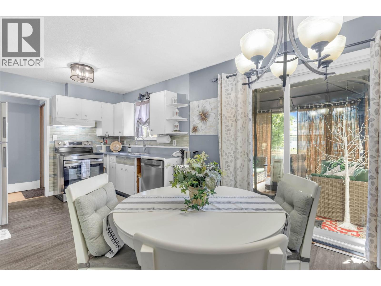 585 Rutland Road S, Kelowna