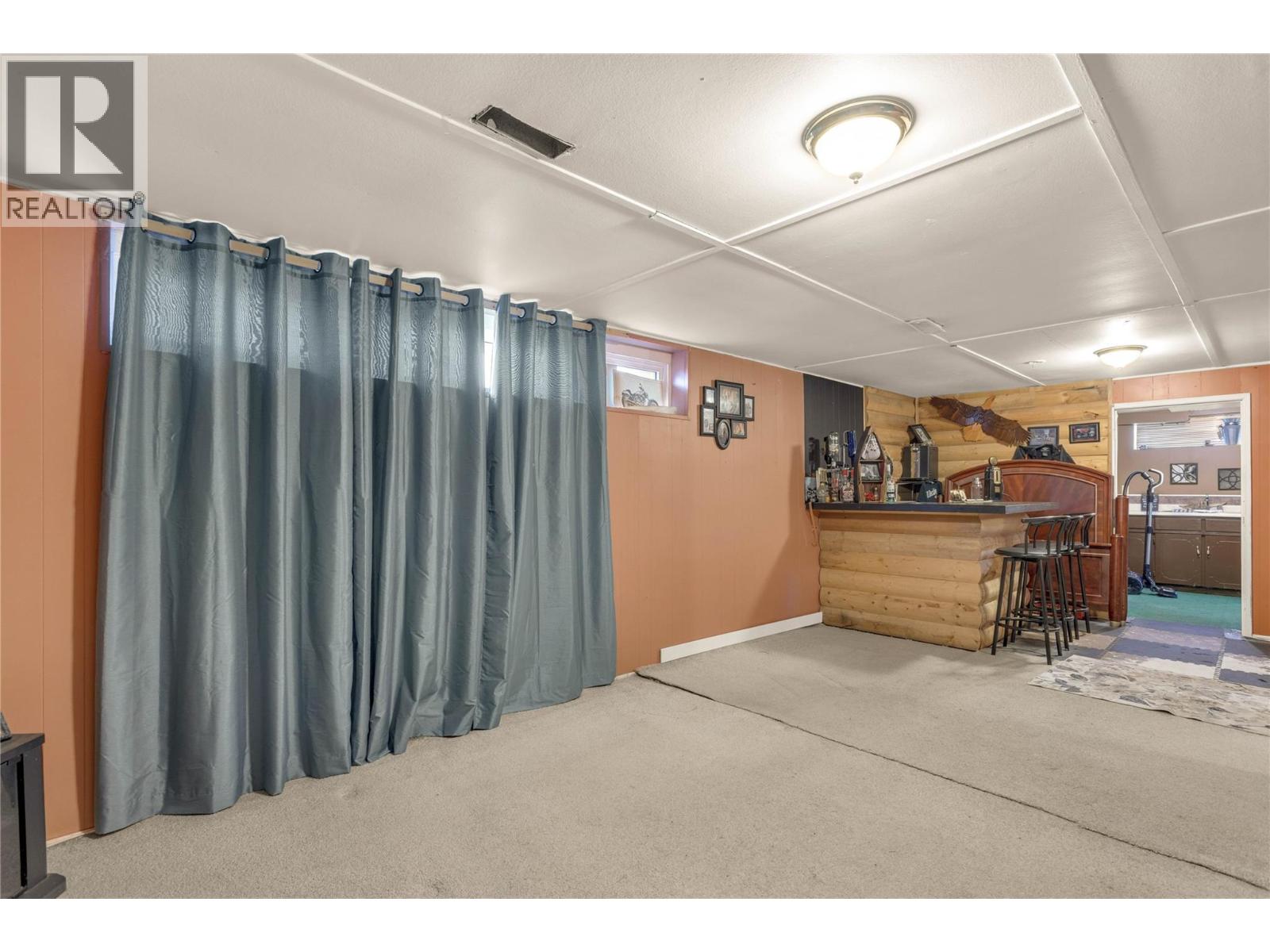 585 Rutland Road S, Kelowna