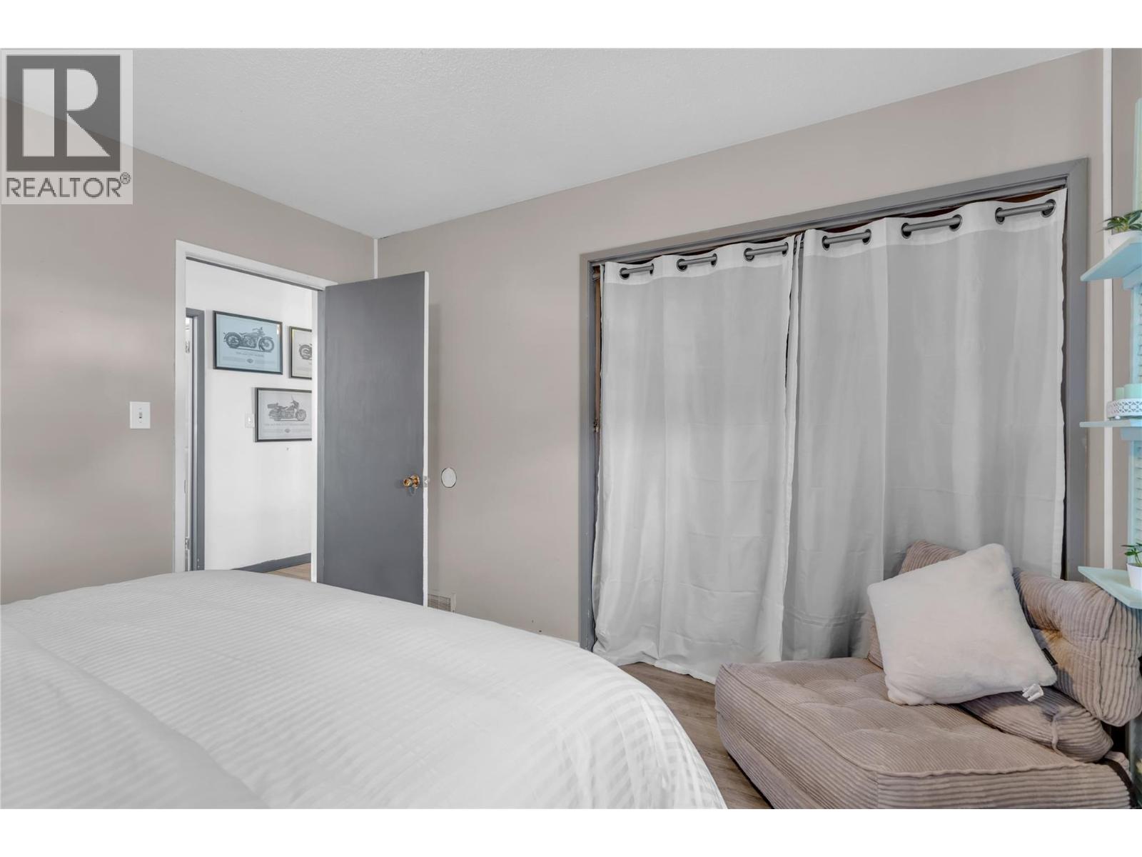 585 Rutland Road S, Kelowna