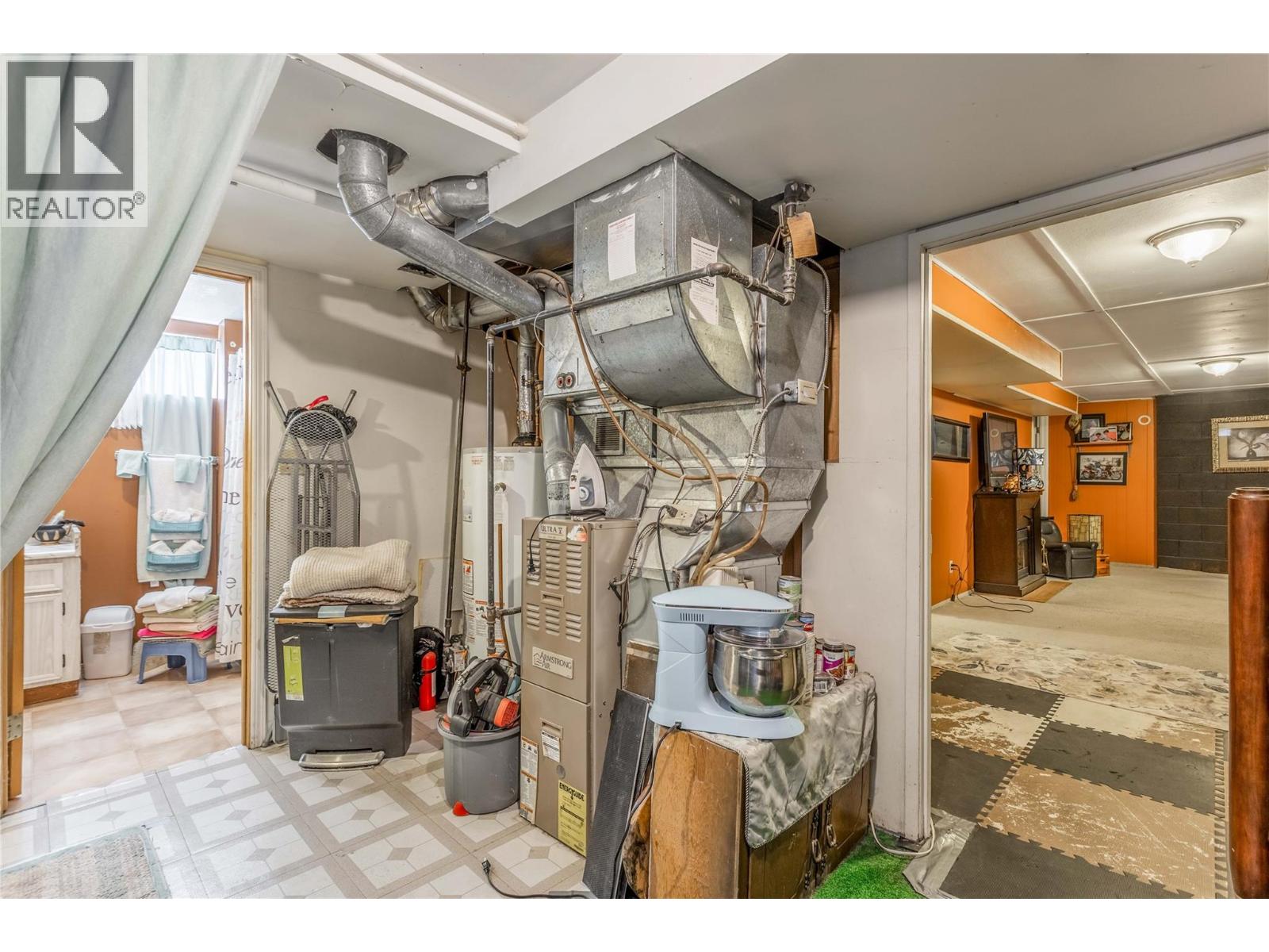 585 Rutland Road S, Kelowna