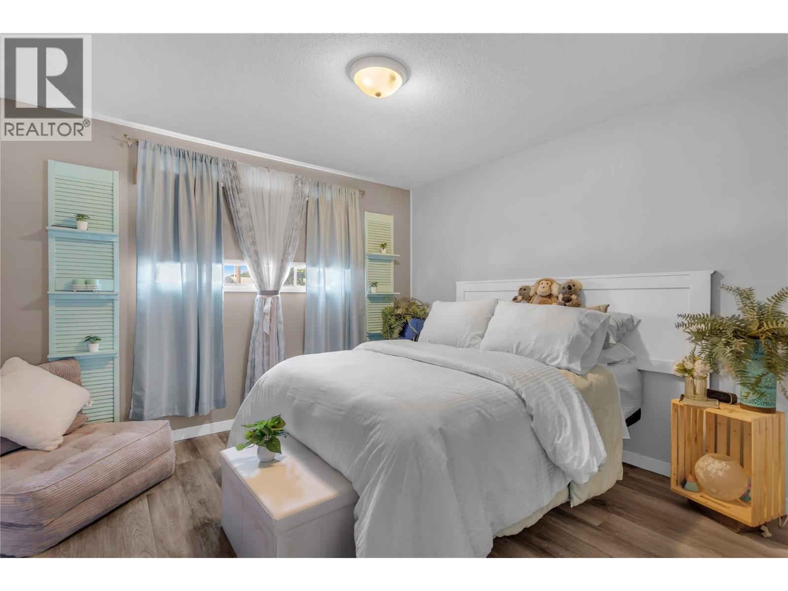 585 Rutland Road S, Kelowna