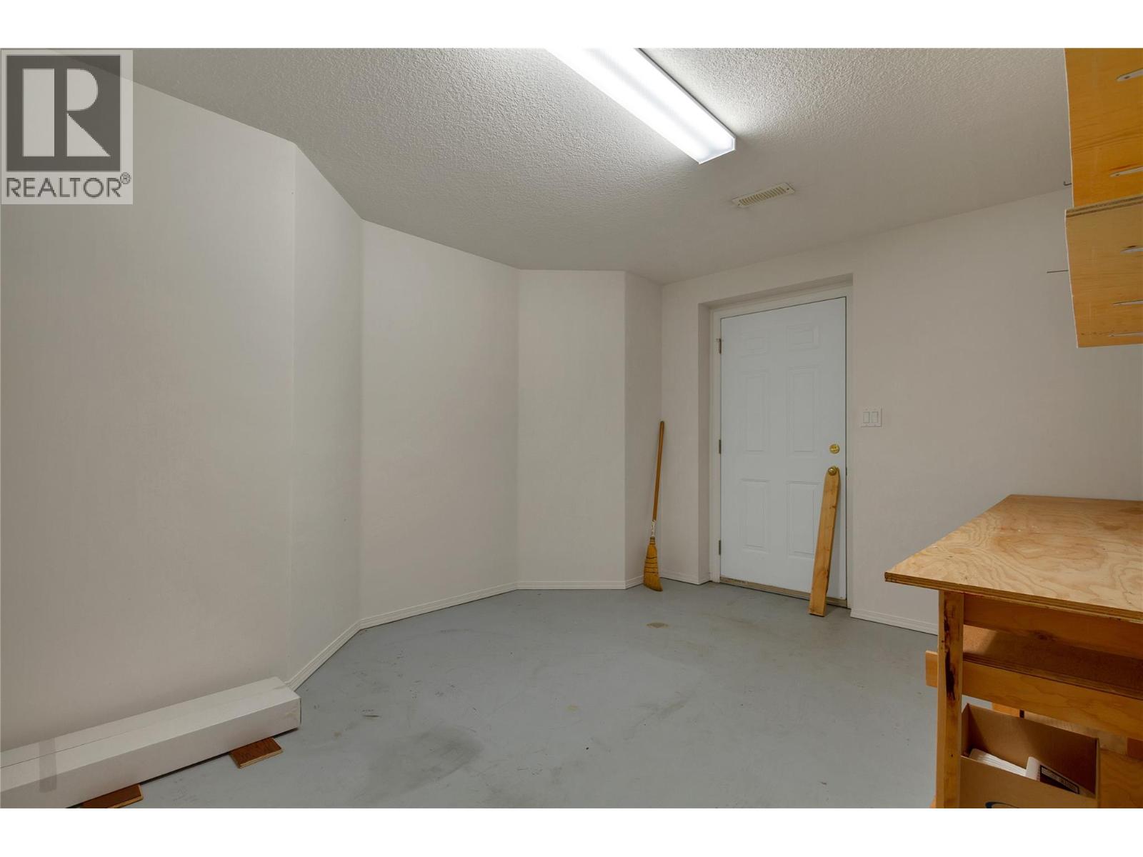 #16 2710 Allenby Way - 30