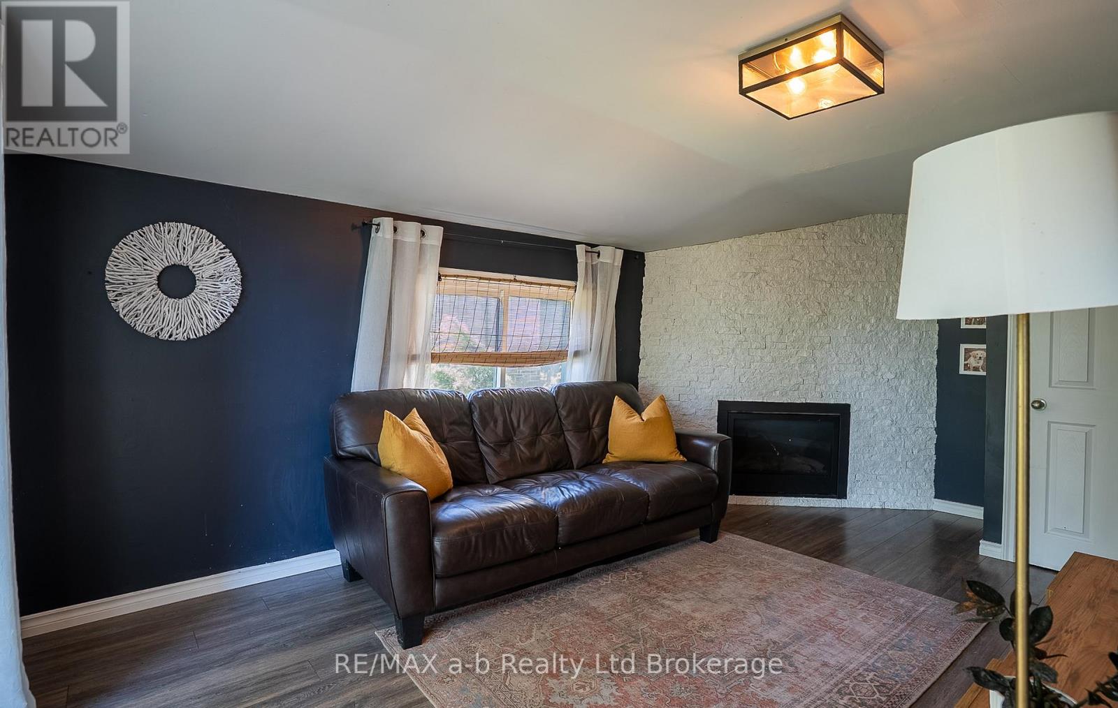 80 STOVER STREET N - 11