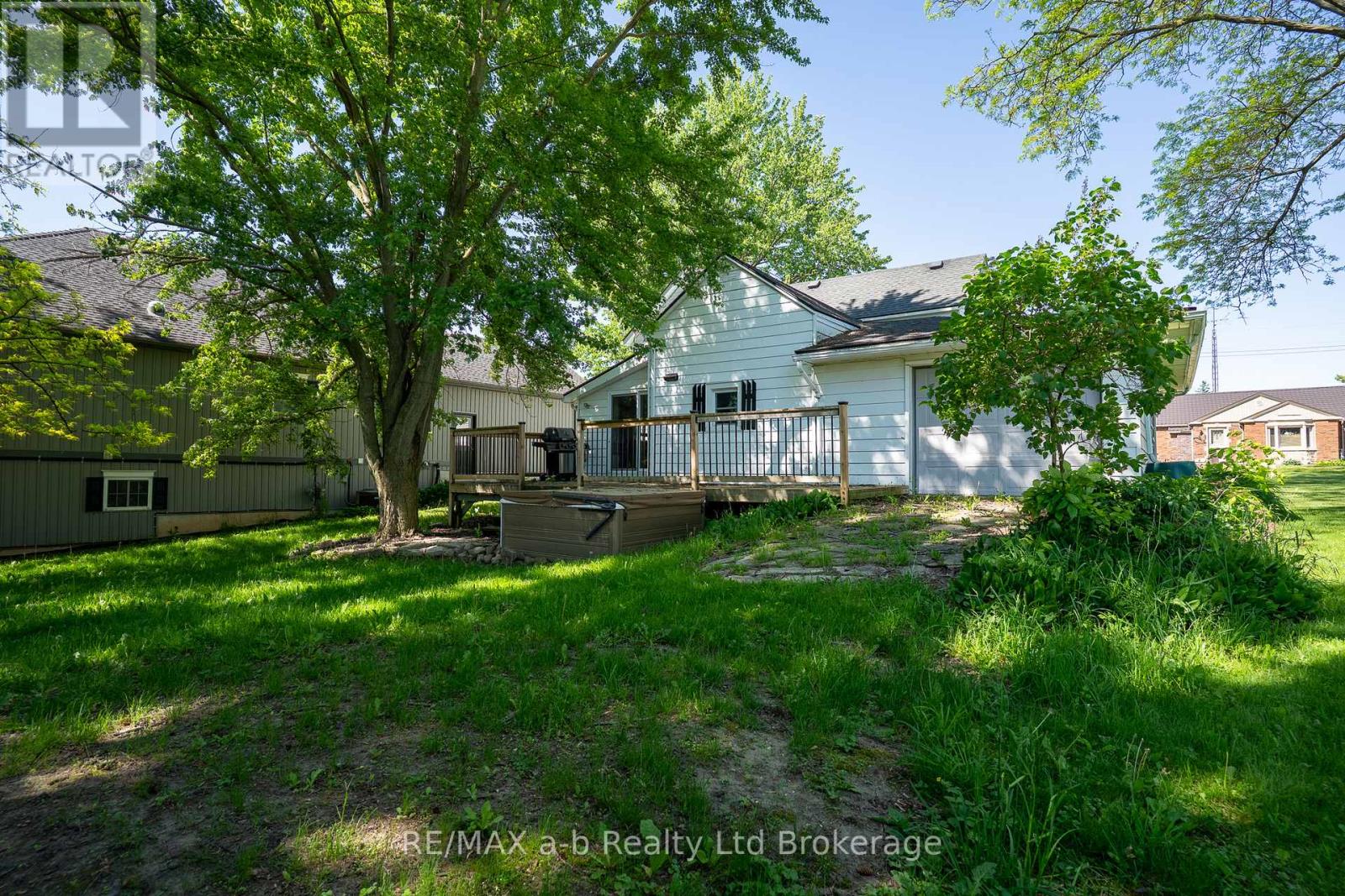 80 STOVER STREET N - 5