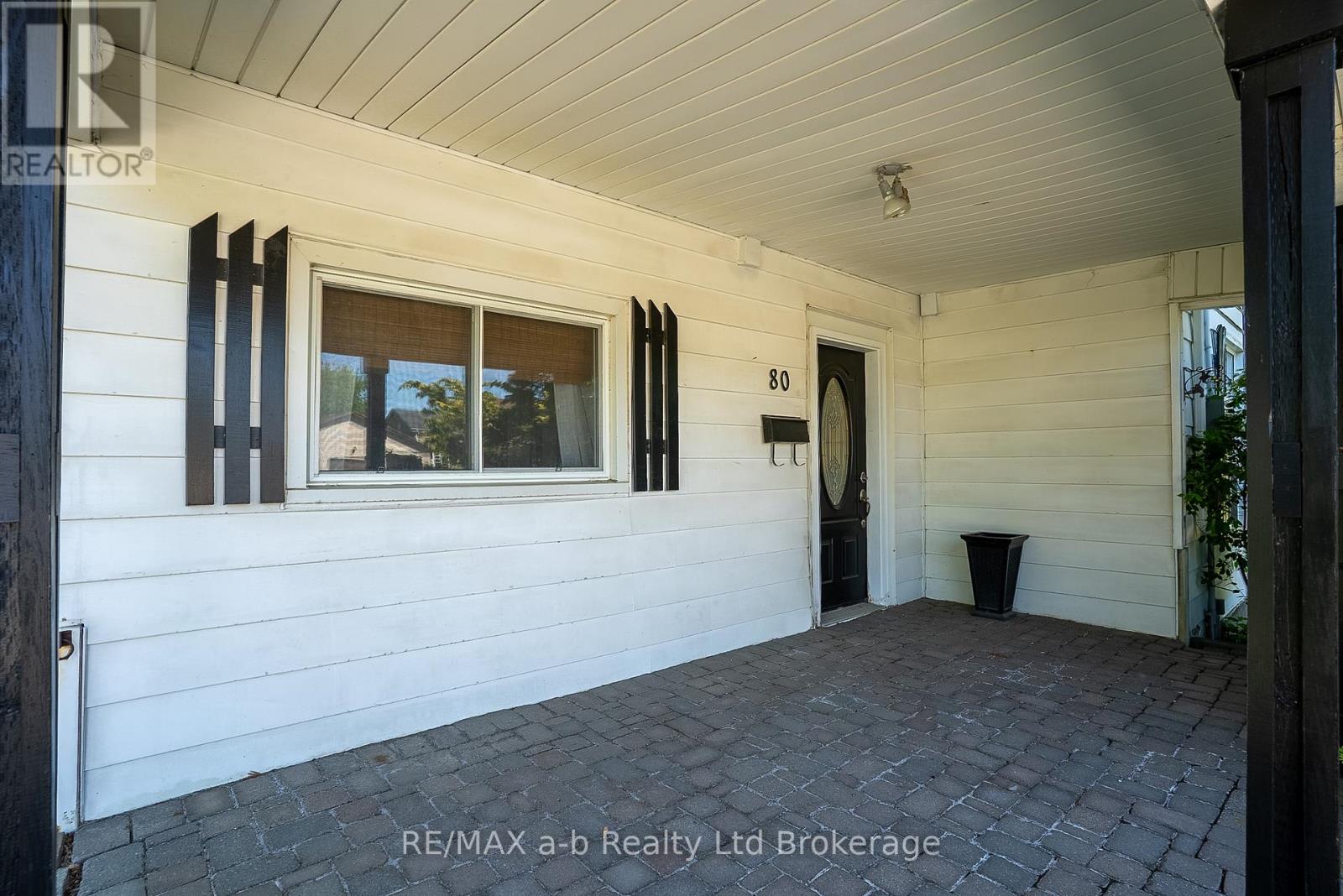 80 STOVER STREET N - 8