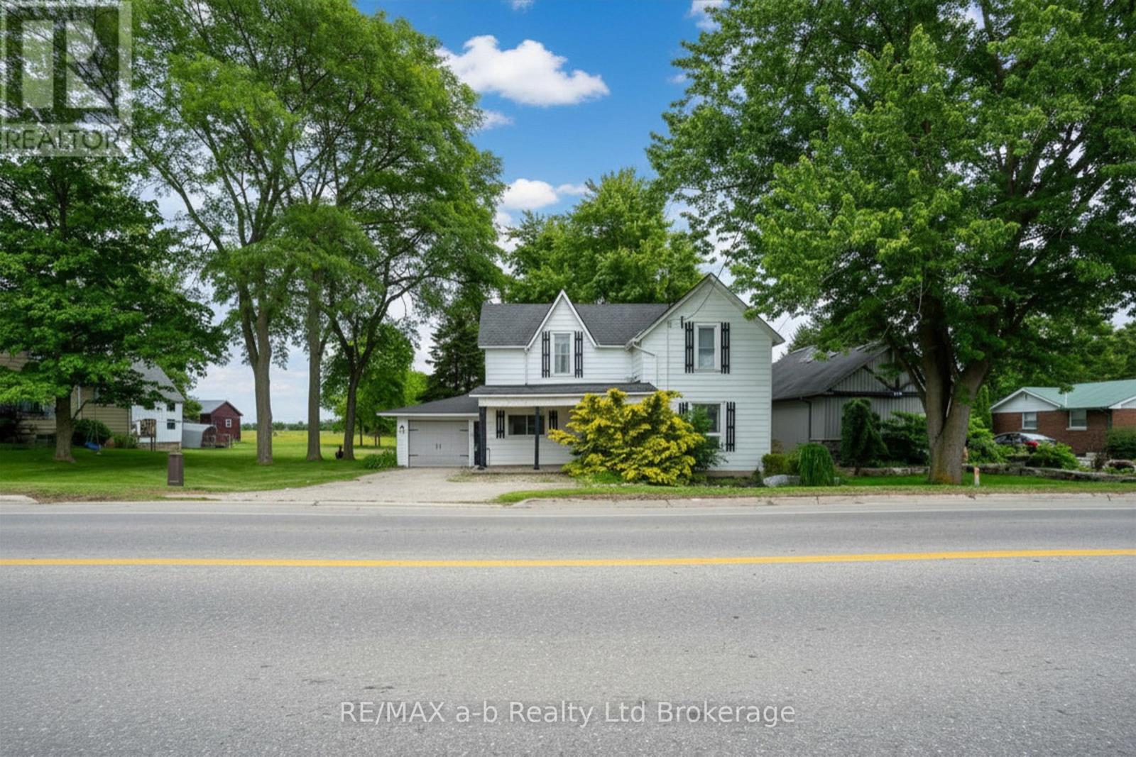 80 STOVER STREET N - 4