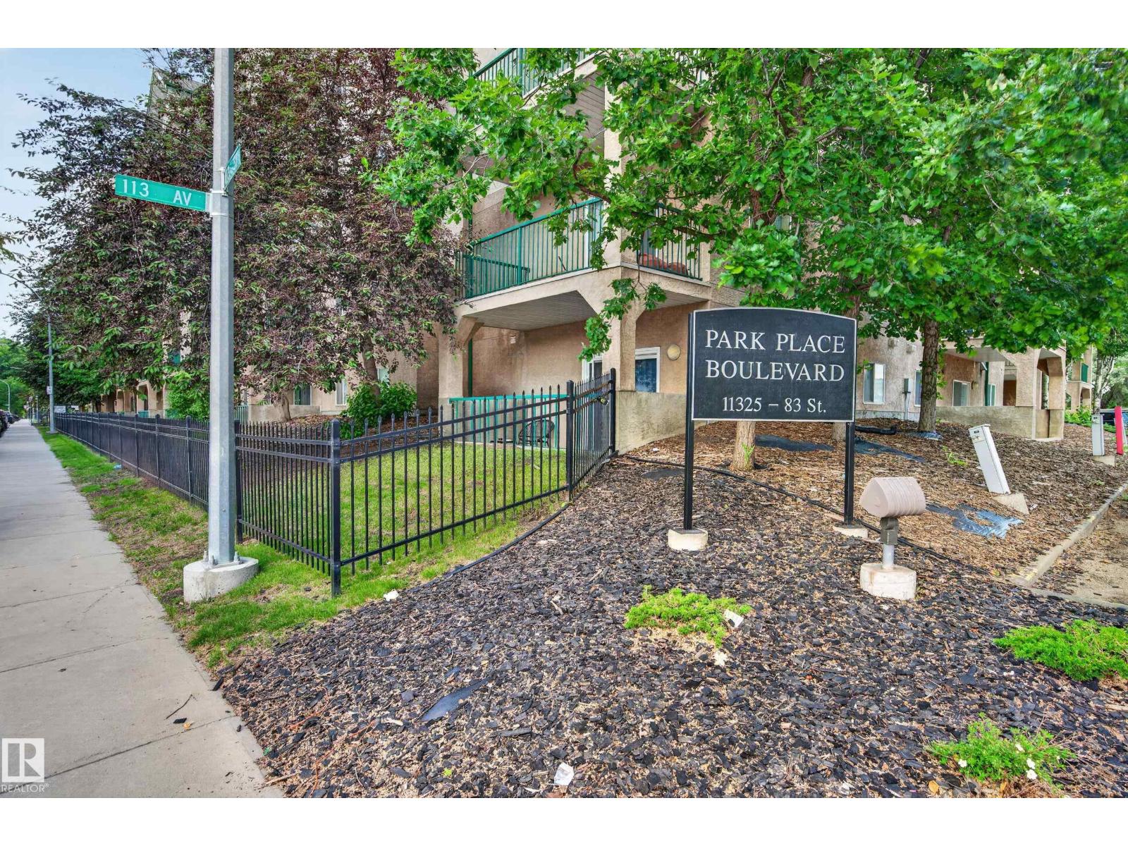 #526 11325 83 ST NW - 18