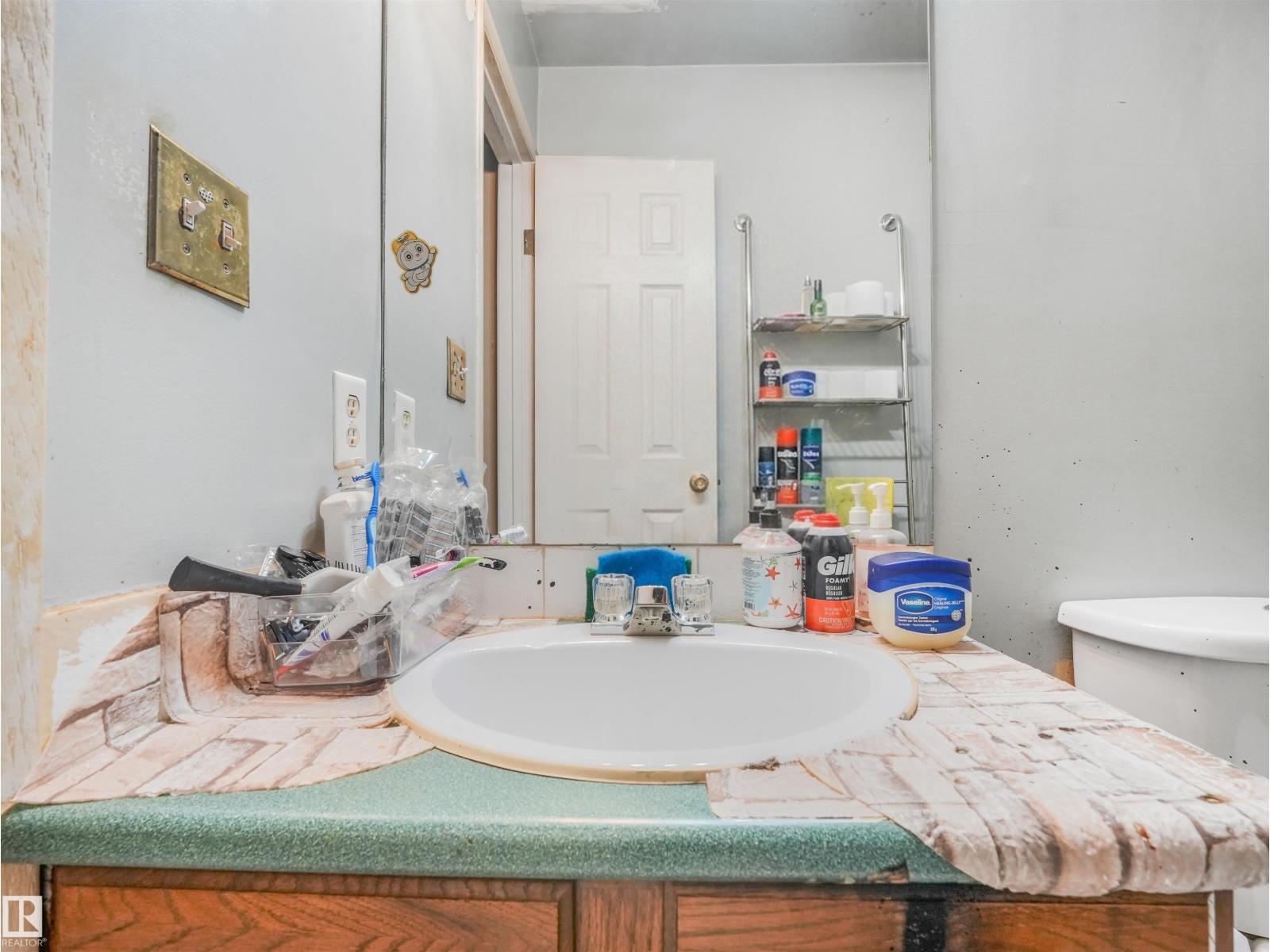 10488 28A AV NW — photo 15