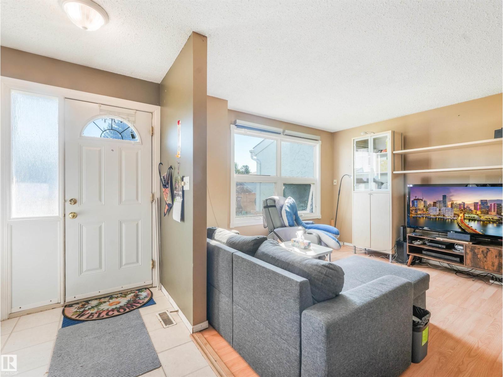 10488 28A AV NW - photo 3