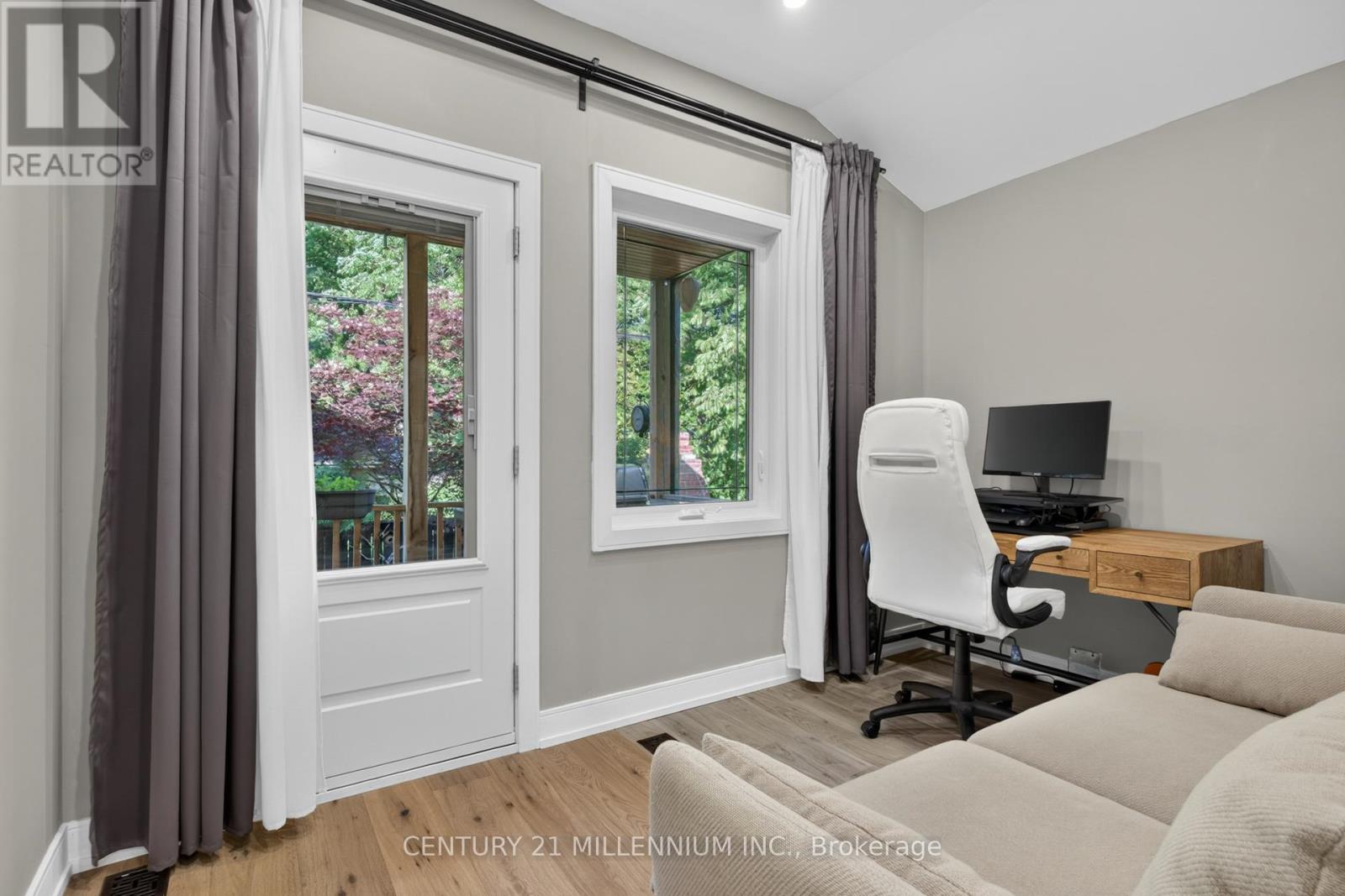 12 LEGATO COURT - 14