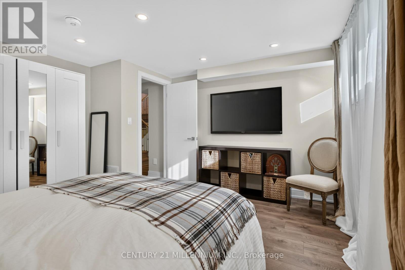 12 LEGATO COURT - 30