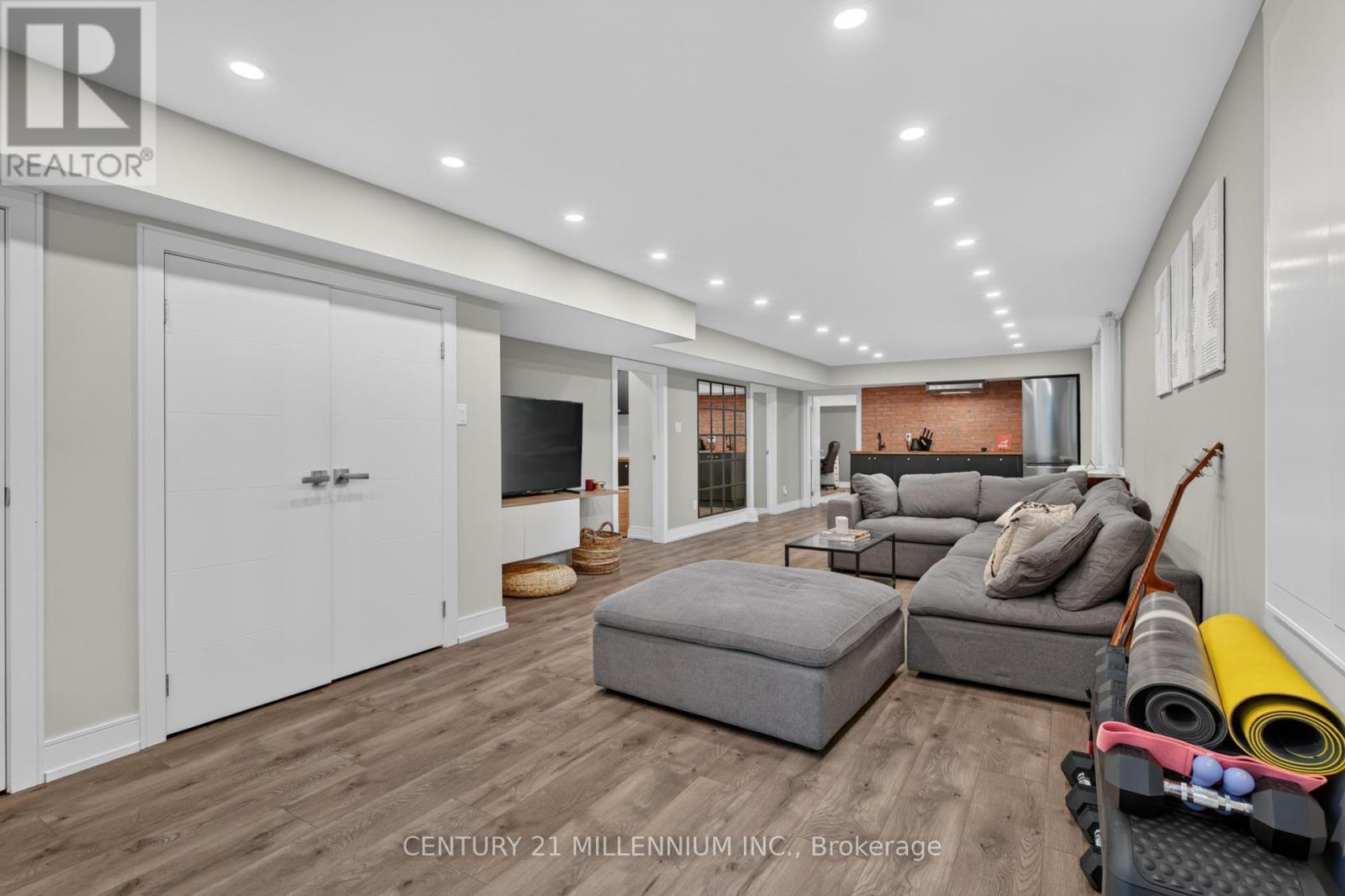12 LEGATO COURT - 36