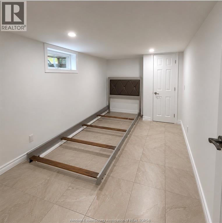 3740 DOMINION - 16