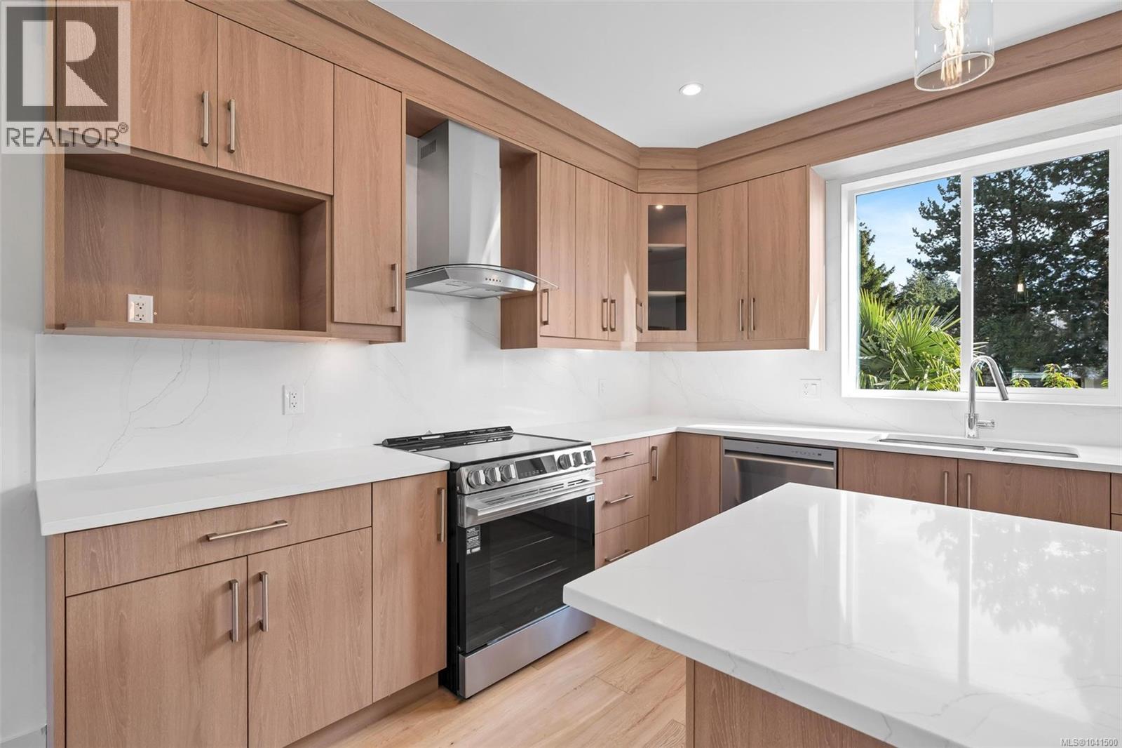 #2 1559 Ash Rd - 20