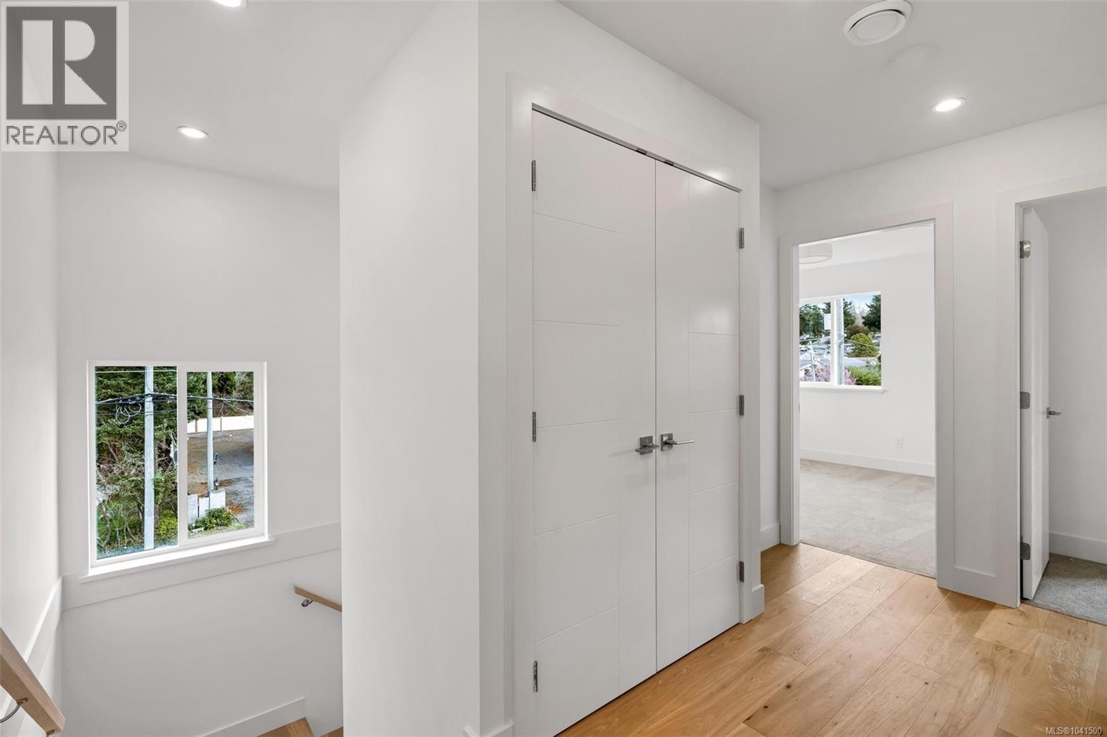 #2 1559 Ash Rd - 42