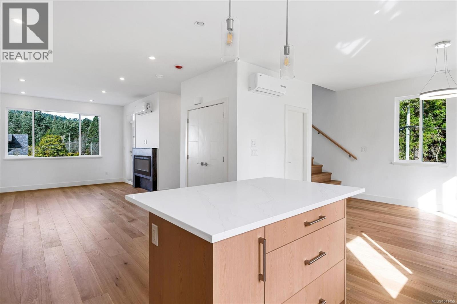 #3 1559 Ash Rd - 19