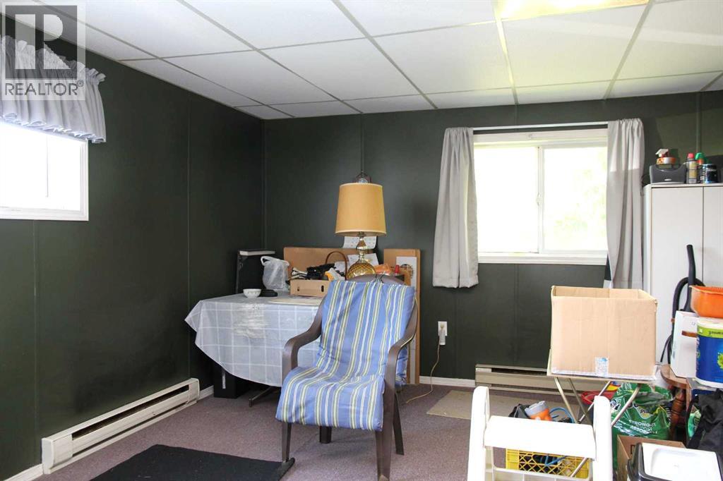 302 1 Avenue W - 14