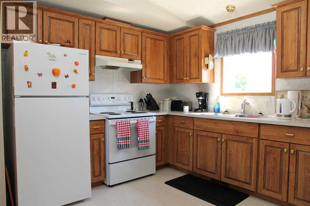 302 1 Avenue W - 5