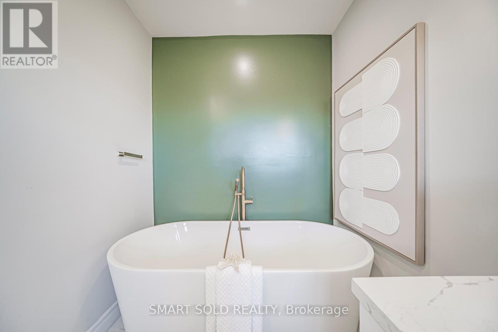 8 GORDON WEEDEN ROAD - 26