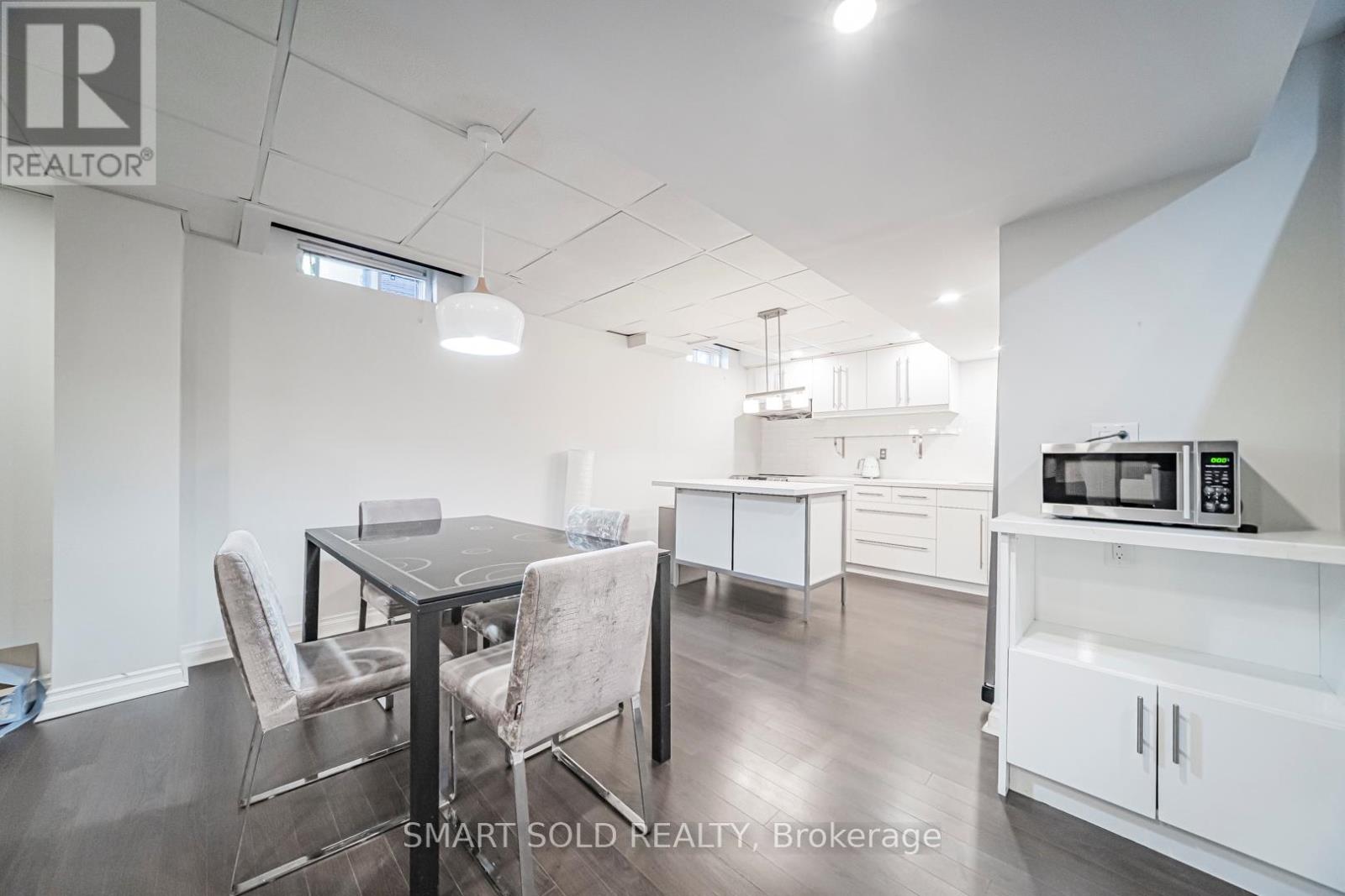 8 GORDON WEEDEN ROAD - 34
