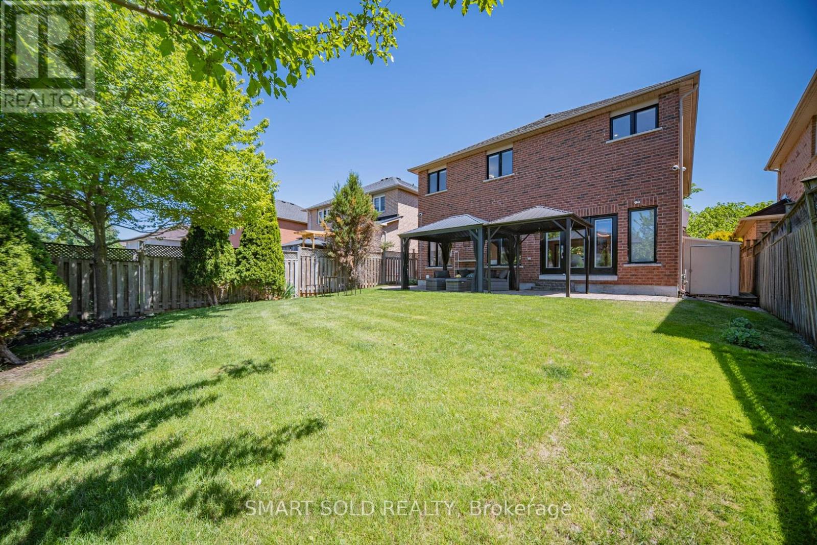 8 GORDON WEEDEN ROAD - 40