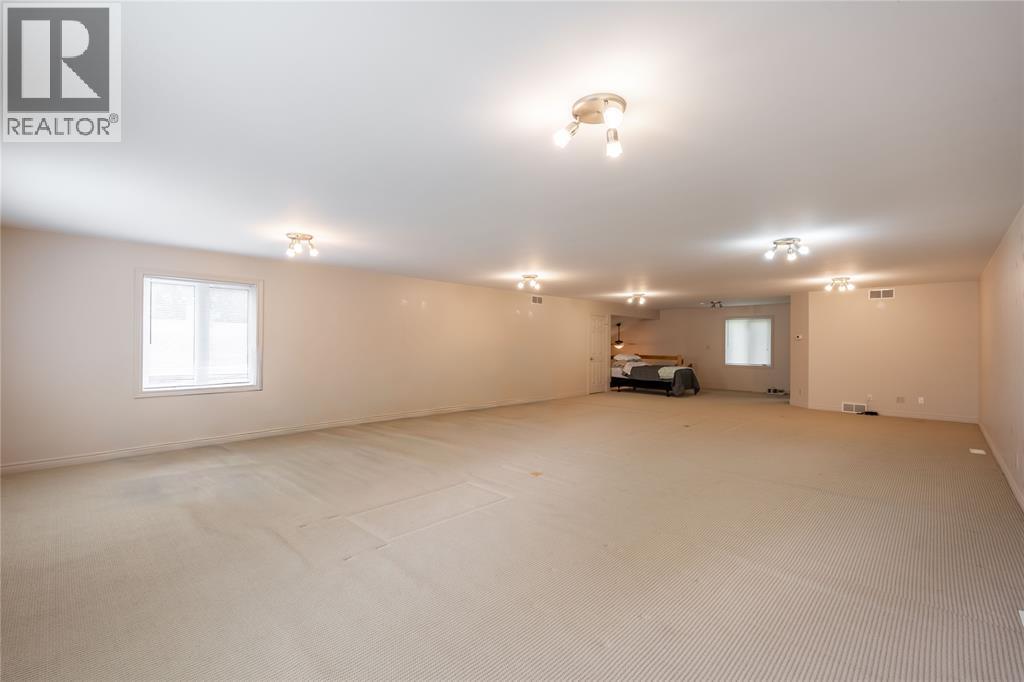 3590 Point View DRIVE - 24