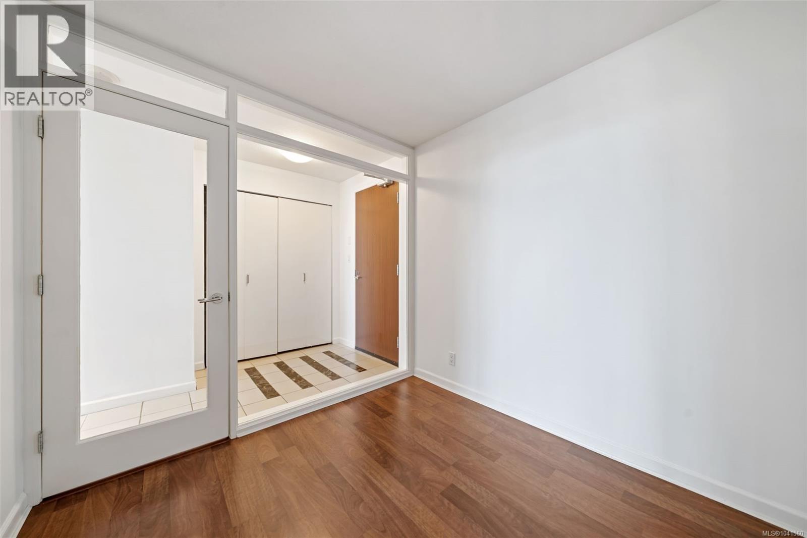 #806 160 Wilson St - 11